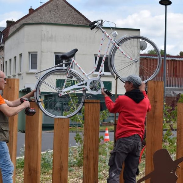 Décoration du rond-point pour 4 Jours de Dunkerque