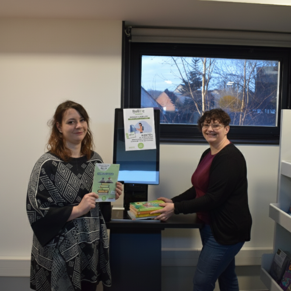 Borne Relire à la médiathèque